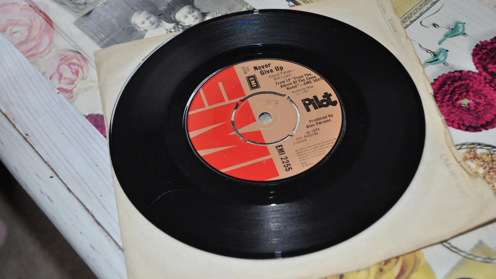 A 7-inch vinyl single showing its large centre hole